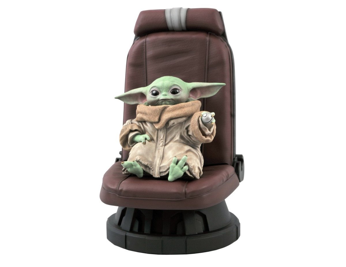 Diamond Disney Star Wars: The Mandalorian - The Child in Co-Pilot Seat Statue (1/2) (AUG202092)