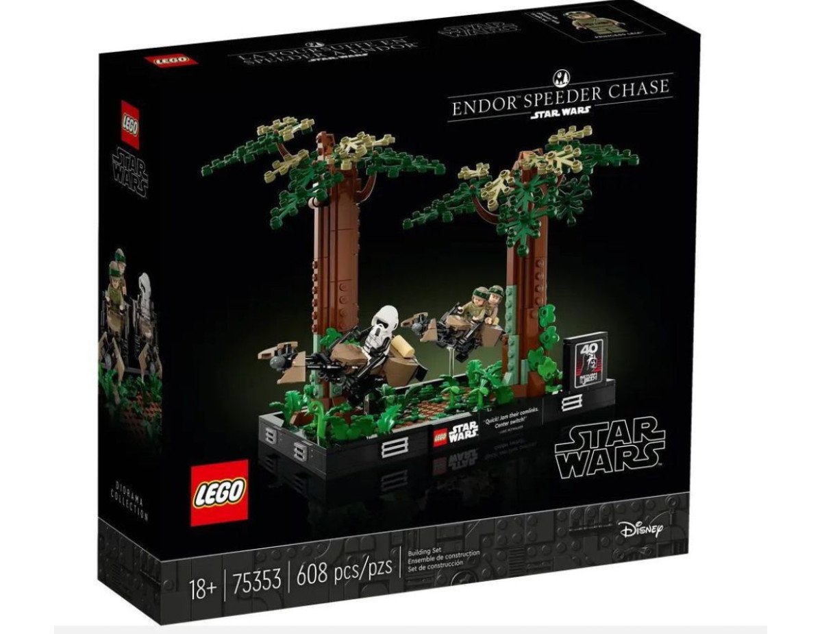 LEGO® Disney Star Wars™: Endor™ Speeder Chase Diorama (75353)