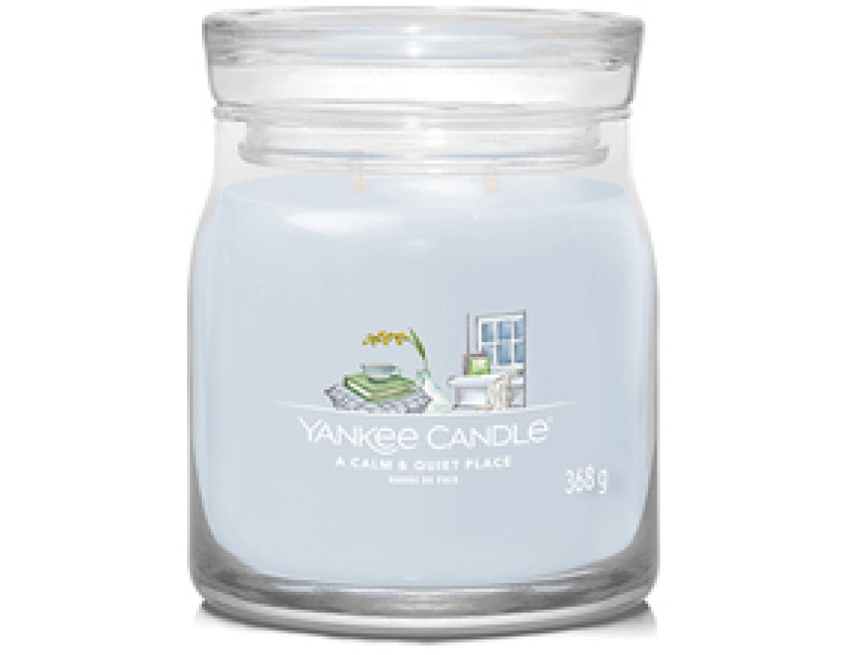 A Calm & Quiet Place Signature Candle-567.0g