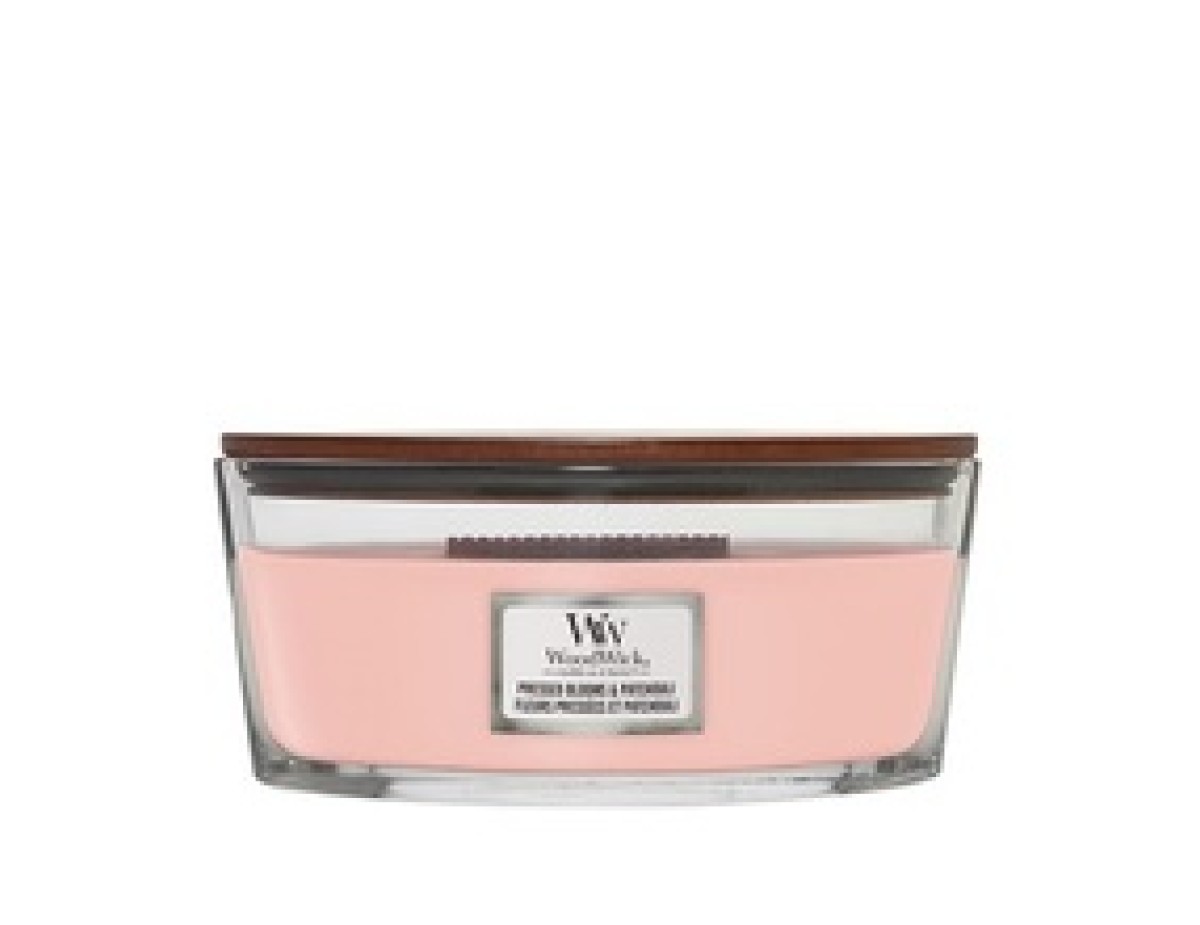 Pressed Blooms & Patchouli Ship crushed flowers and patchouli Scented candle-453.6g Pressed Blooms & Patchouli Ship crushed flowers and patchouli Scented candle-453.6g