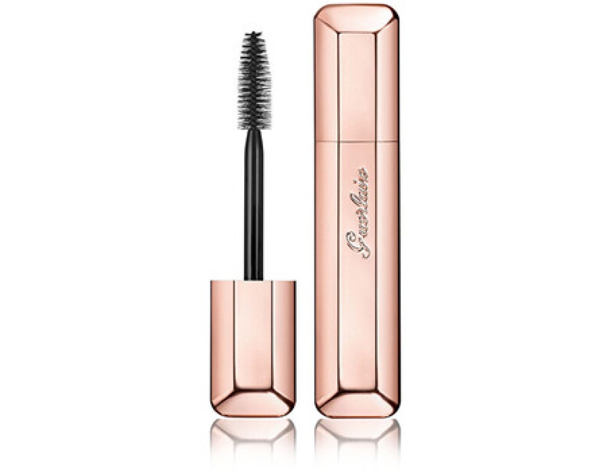 Mad Eyes Buildable Volume Mascara - Caring mascara for volume and thickening of lashes 8.5 ml Mad Eyes Buildable Volume Mascara - Caring mascara for volume and thickening of lashes 8.5 ml