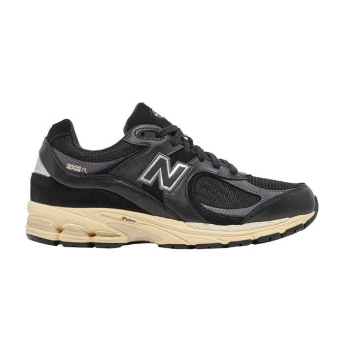 New Balance 2002R Black Vintage New Balance 2002R Black Vintage