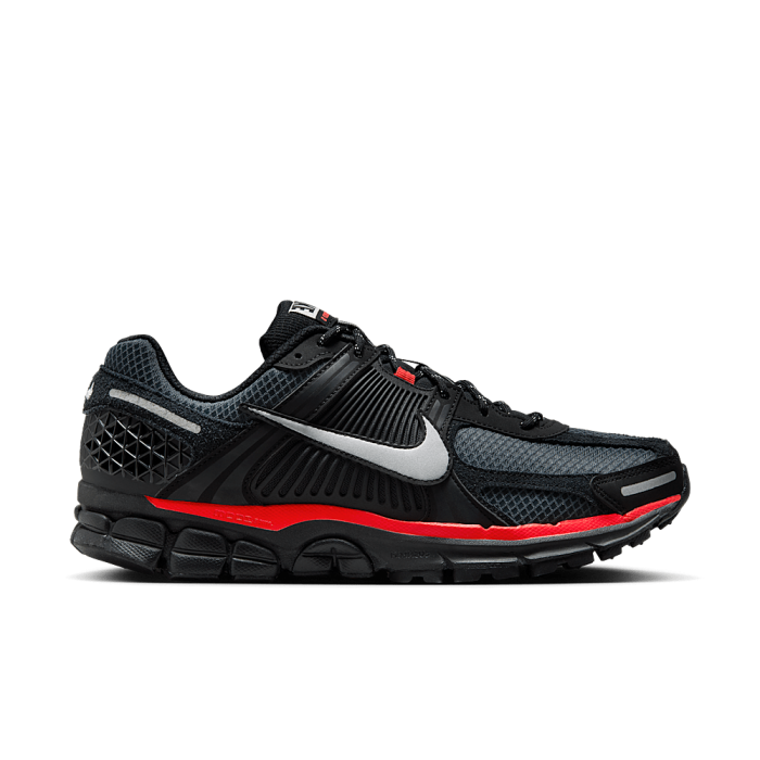 Nike Zoom Vomero 5 Black Metallic University Red Nike Zoom Vomero 5 Black Metallic University Red