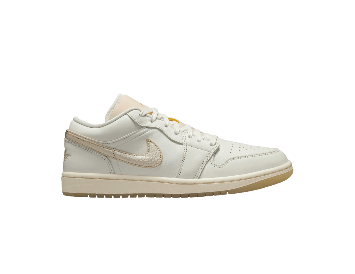 Jordan 1 Low SE Metallic Team Gold (Women's)