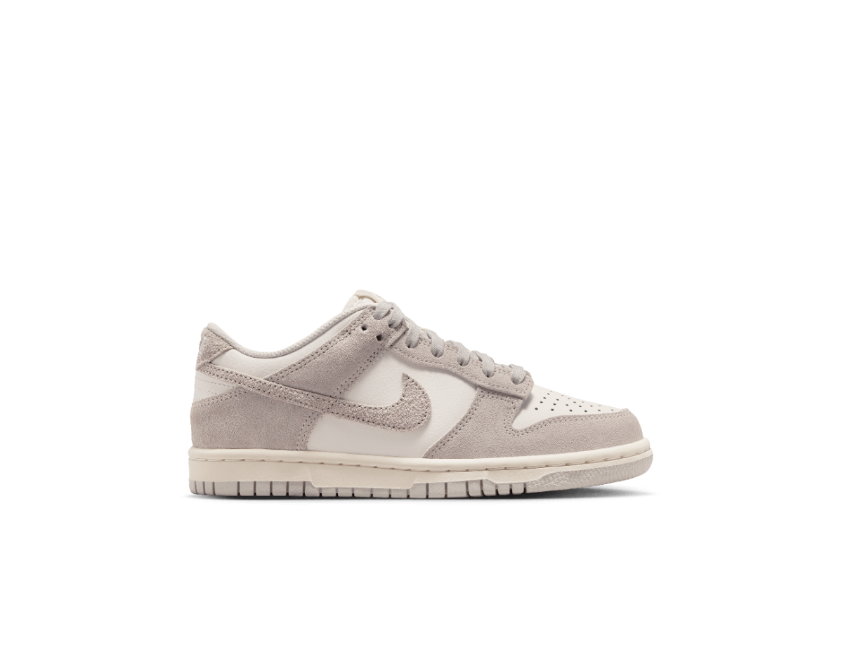 Nike Dunk Low SE Suede Beige (GS) Nike Dunk Low SE Suede Beige (GS)
