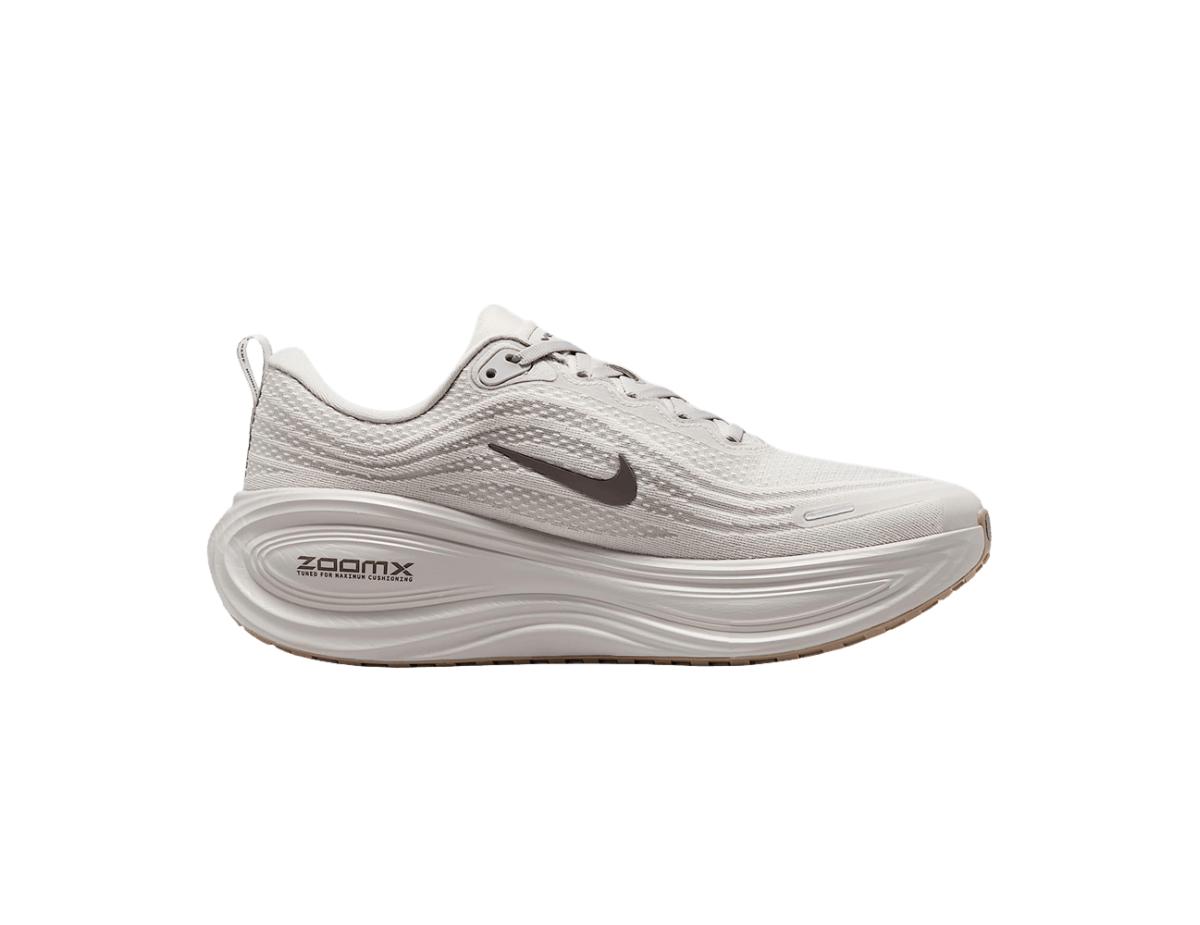 Nike Vomero Plus College Grey Light Iron Ore Gum