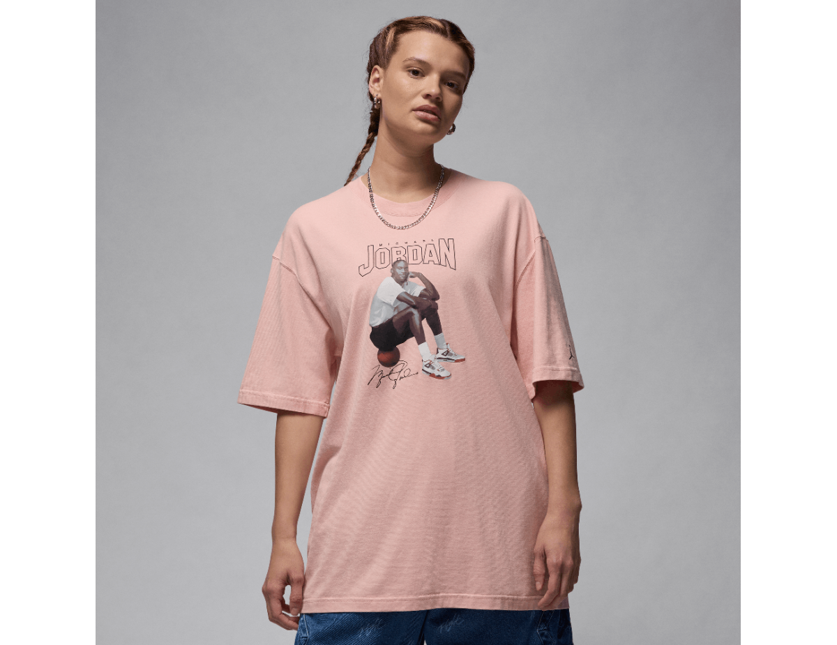 Jordan Women's Oversized Graphic T-Shirt Pink Glaze Jordan Women's Oversized Graphic T-Shirt Pink Glaze
