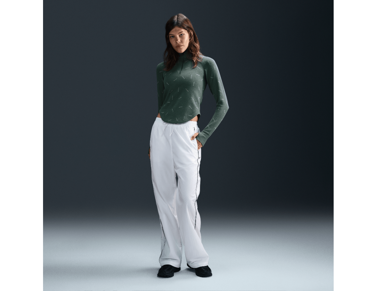 Nike Sportswear Collection Women's Slim 1/2-Zip Long-Sleeve Logo Top Vintage Green/Light Army/Vintage Green