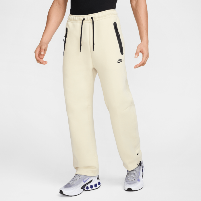 Nike Sportswear Tech Fleece Light Khaki/Black Nike Sportswear Tech Fleece Light Khaki/Black