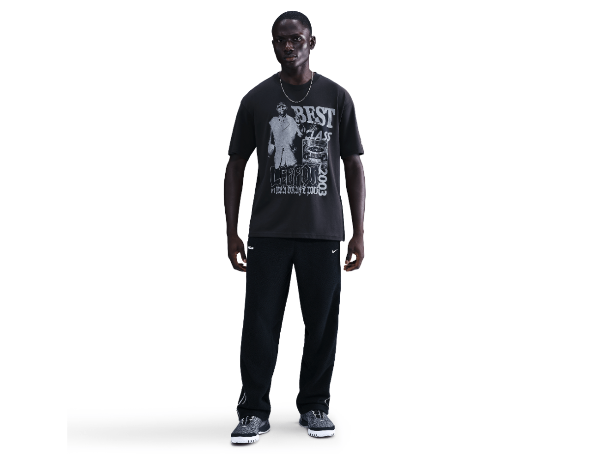 LeBron 'Best In Class' Men's Basketball T-Shirt Off-Noir LeBron 'Best In Class' Men's Basketball T-Shirt Off-Noir