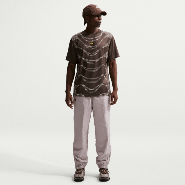 Nike Sportswear Tuned Air Men's Football Shirt Baroque Brown Nike Sportswear Tuned Air Men's Football Shirt Baroque Brown