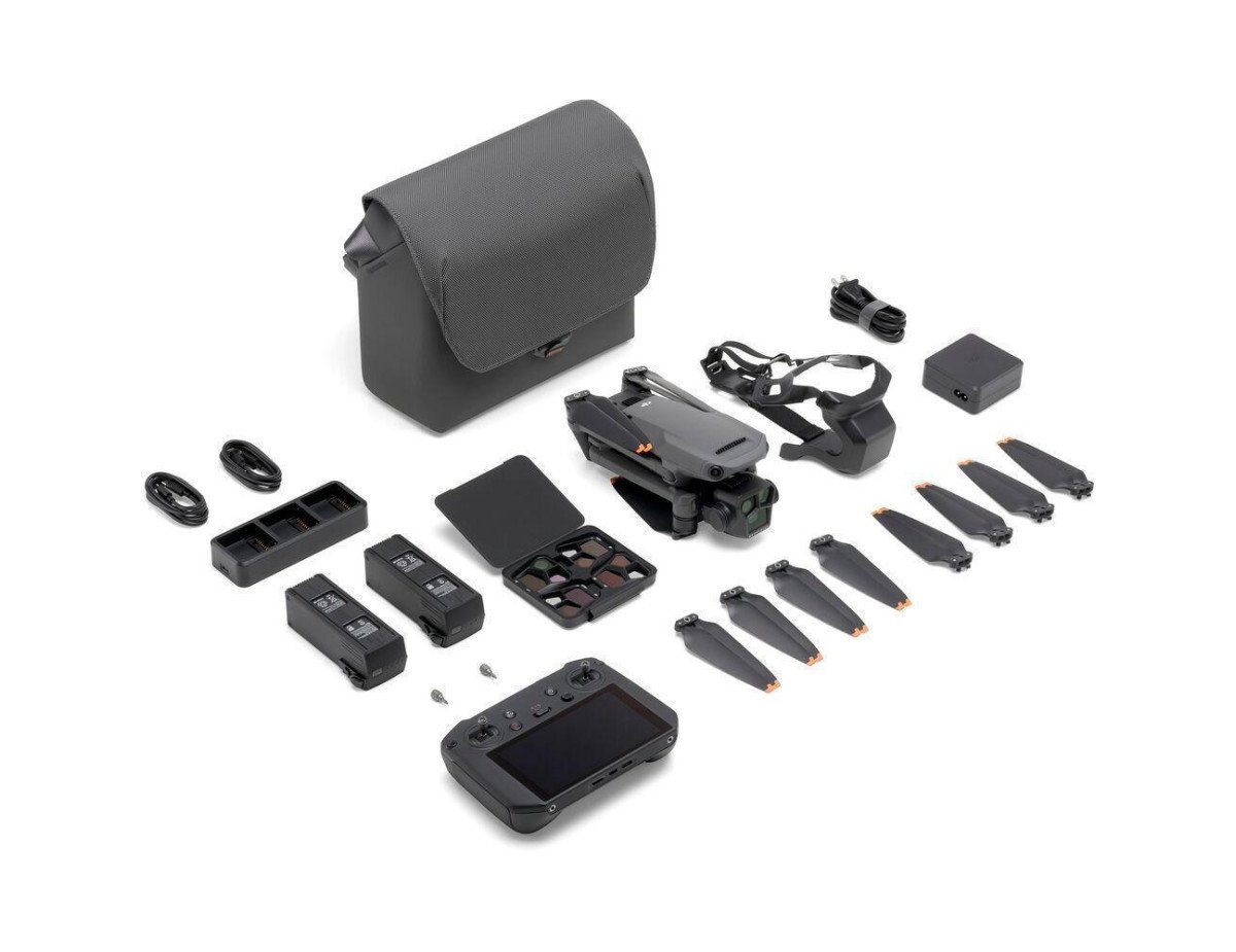 DJI Mavic 3 Pro Drone Fly More Combo (DJI RC PRO) με Κάμερα και Χειριστήριο, Συμβατό με Smartphone CP.MA.00000662.01